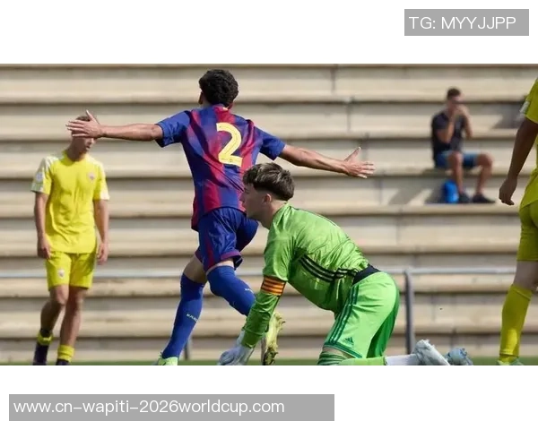 每体：巴萨18岁后卫埃斯帕特练习中受伤，将缺阵约两个月